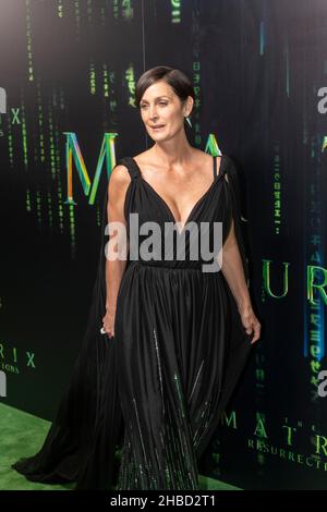 San Francisco, États-Unis.18th décembre 2021.Carrie-Anne Moss participe à la première américaine de Matrix Resurrections à San Francisco, Californie, États-Unis, le 18 décembre 2021.(Photo de Yichuan CAO/Sipa USA) crédit: SIPA USA/Alay Live News Banque D'Images