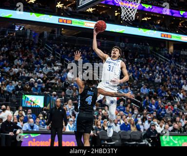 Décembre 18 2021 Las Vegas, NV U.S.A., le garde du Kentucky Kellan Grady (31) se dirige vers le panier lors du match NCAA MenÕs Basketball CBS Sports Classic entre Kentucky Wildcats et les talons de goudron de Caroline du Nord.Kentucky a remporté 98-69 au T-Mobile Arena Las Vegas, Nevada.Thurman James/CSM Banque D'Images