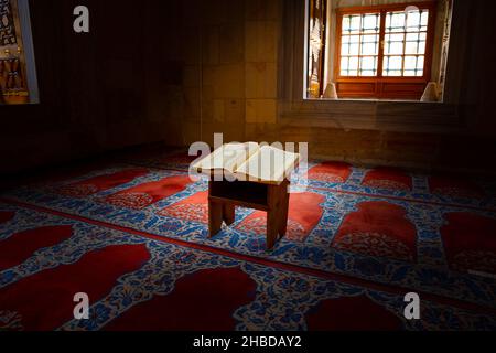 Photo de fond islamique.Saint Coran dans la mosquée.Yaseen, chapitre des textes du Coran sur l'image. Banque D'Images