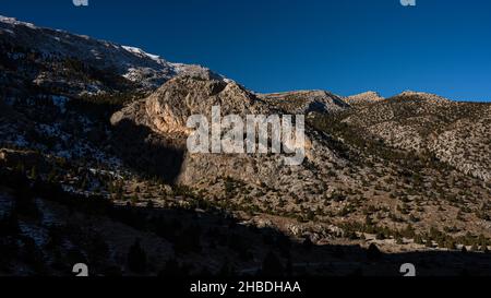 Paysage de montagne à couper le souffle.Vallée de l'Emli.Les montagnes anti Taurus.Parc national d'Aladaglar.Turquie. Banque D'Images