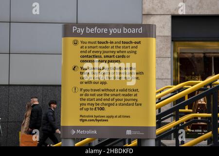 Règles de la Metrolink Subway Company à Manchester Angleterre 7-12-2019 Banque D'Images