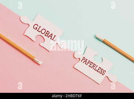 Affichage conceptuel Global Paperless.Mot écrit en cours pour les méthodes technologiques comme l'email au lieu de papier différent problème et solution Creative Banque D'Images