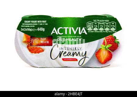 Activia yaourt aux fraises très crémeux Banque D'Images