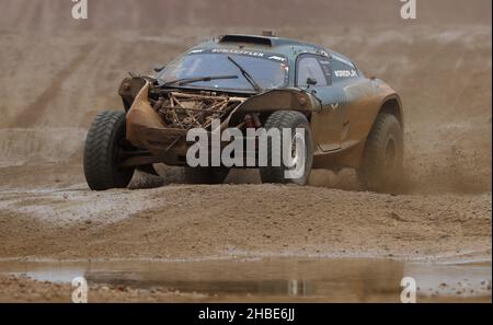 Pilote ABT Cupra XE Mattias Ekstrom pendant l'extrême en semi finale 2 à Bovington, Dorset.Date de la photo: Dimanche 19 décembre 2021. Banque D'Images