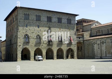 La ville de Pistoia en Toscane, Italie.Palazzo communale, hôtel de ville. Banque D'Images