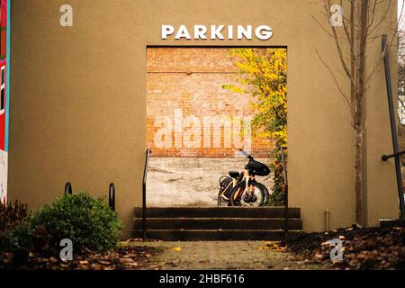 Parking dans la ruelle Banque D'Images