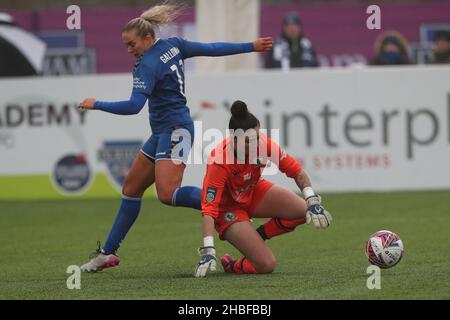 DURHAM, GBR.DÉC 19th le Bridget Galloway féminin de Durham en action avec Alex Brooks de Blackburn Rovers lors du match de championnat féminin FA entre Durham Women FC et Blackburn Rovers au château de Maiden, à Durham City, le dimanche 19th décembre 2021.(Credit: Mark Fletcher | MI News) Credit: MI News & Sport /Alay Live News Banque D'Images