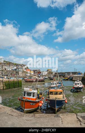 Front de mer et port de pêche Mevagissey à Cornwall, Angleterre, Royaume-Uni Banque D'Images