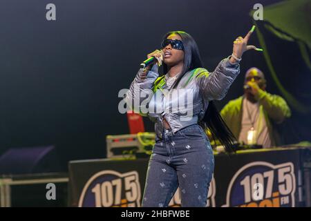 Washington, États-Unis.18th décembre 2021.JT (Jatavia Shakara Johnson) de City Girls pendant le iHeartRadio WGCI Big Jam le 18 décembre 2021, au United Center à Chicago, Illinois (photo de Daniel DeSlover/Sipa USA) crédit: SIPA USA/Alay Live News Banque D'Images