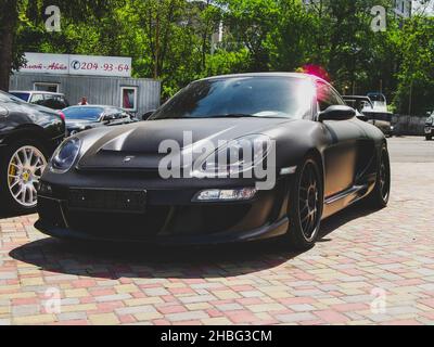 Kiev, Ukraine - 14 mai 2011: Voiture noire Porsche 911 Turbo Gemballa Avalanche GTR 800 EVO-R dans la ville Banque D'Images