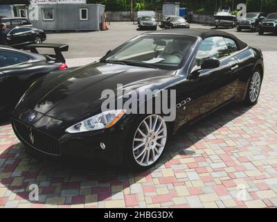 Kiev, Ukraine - 14 mai 2011: Le supercar noir Maserati Grancaprio dans la ville Banque D'Images