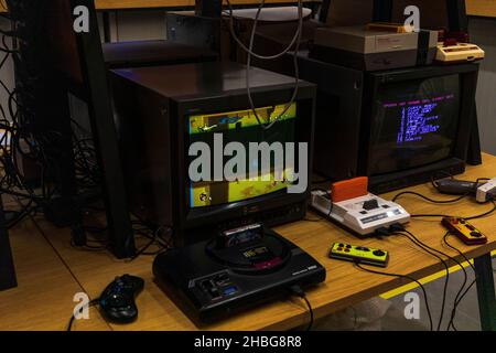 SEGA et Dendy consoles de jeux vidéo rétro classique.Russie,Moscou, 19okt2021. Banque D'Images