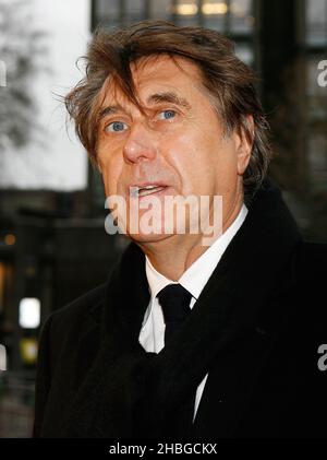 Brian Ferry arrive au Gala d'anniversaire 80th de Mikhaïl Gorbatchev au Royal Albert Hall de Londres le 30,2011 mars. Banque D'Images