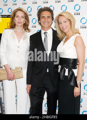 Sa Majesté la reine Noor de Jordanie, Lawrence Bender et Valerie Plame Wilson arrivent à la première Countdown to Zero UK, à la BAFTA à Londres. Banque D'Images