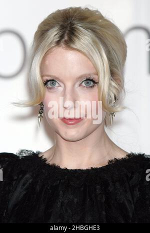 Lauren Laverne arrive pour le prix Barclaycard Mercury Music 2011 au Grosvenor House Hotel, Londres. Banque D'Images