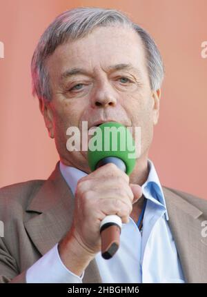 Tony Blackburn à la radio 2 Live à Hyde Park à Londres Banque D'Images