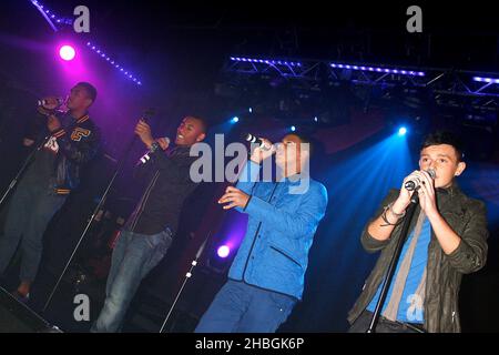 Les participants de l'ex X Factor, nu Vibe, se sont produits au G-A-y Heaven à Londres. Banque D'Images