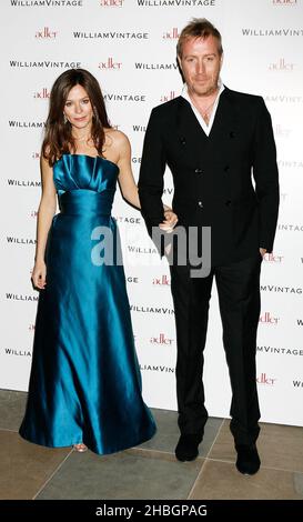 Anna Friel et Rhys Ifans assistant à un dîner privé au Hansom Hall de l'hôtel St Pancras Renaissance de Londres. Banque D'Images