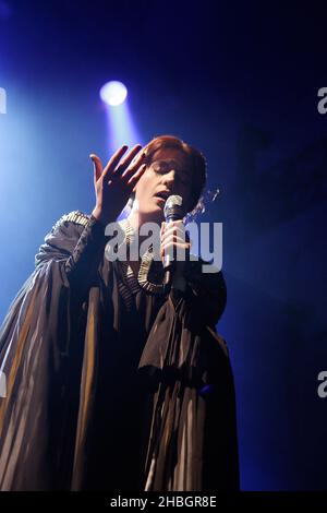 Florence Welch de Florence et la machine se produit au Alexandra Palace dans le nord de Londres. Banque D'Images