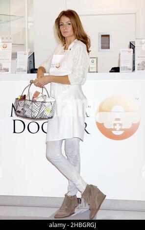 Millie Mackintosh fait la promotion de Manuka Doctor Products à Earls court 2, Londres Banque D'Images