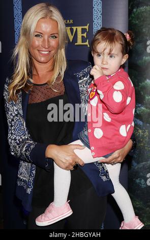 Denise Van Outen et sa fille Betsy assistent au Brave - projection exclusive BAFTA, 195 Piccadilly, le 14,2012 juillet. Banque D'Images