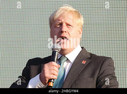 Le maire Boris Johnson au concert de relais de la flamme olympique de 2012 de Coca-Cola à Hyde Park à Londres. Banque D'Images