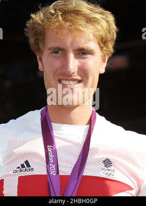 Greg Searle, médaillé de bronze olympique dans le tournoi d'aviron masculin 8, assiste au concert BT London Live célébrant les Jeux Olympiques à Hyde Park, dans le centre de Londres. Banque D'Images