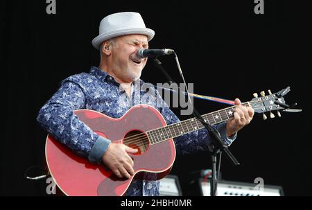 Paul Carrack joue en direct sur scène au concert BT London Live célébrant les Jeux Olympiques de Londres 2012 à Hyde Park, dans le centre de Londres. Banque D'Images