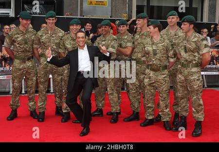 Jean-Claude Van Damme assiste au premier ministre britannique Expendables 2 « Back for War » à l'Empire Theatre de Leicester Square, Londres. Banque D'Images