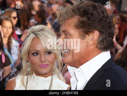 Hayley Roberts et David Hasselhoff arrivent au premier ministre mondial de Keith Lemon The film à l'Odeon West End, Leicester Square à Londres. Banque D'Images