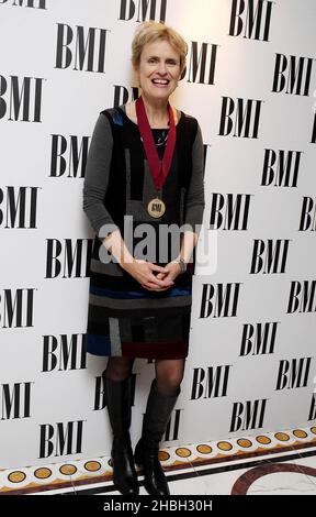 Rachel Portman arrive aux BMI 2012 Awards à l'hôtel Dorchester de Londres. Banque D'Images