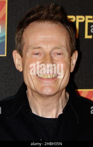 John Paul Jones arrive à la première de la journée de célébration de Zeppelin au Hammersmith Apollo à Londres. Banque D'Images