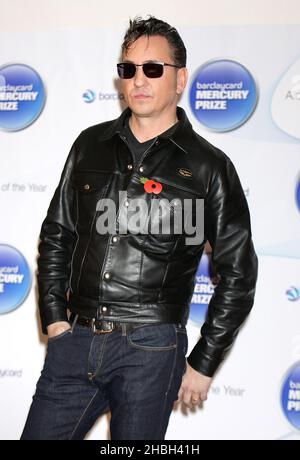 Richard Hawley arrive au Barclaycard Mercury Music Prize au Roundhouse à Londres. Banque D'Images