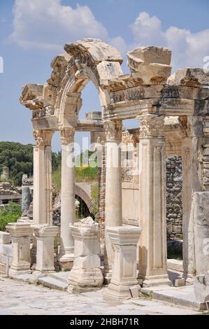 Temple d'Hadrien, ville antique d'Éphèse, Selcuk, Izmir, Turquie Province Banque D'Images