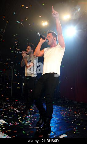 Scott Robinson, Richie Neville of Five célèbre la Grande Réunion et se produit au G-A-y Heaven à Londres. Banque D'Images