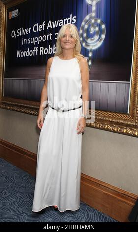 Gaby Roslin participe aux Oscars d'argent de Noroff Robbins à l'hôtel Hilton de Londres. Banque D'Images