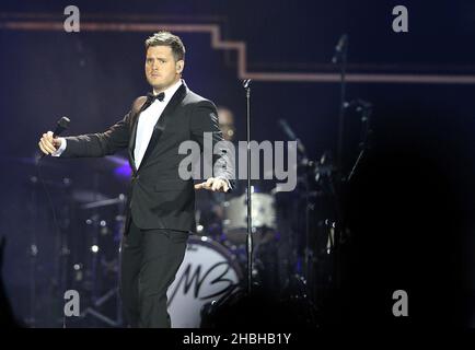 Michael Bublé en concert à la O2 Arena de Londres. Banque D'Images