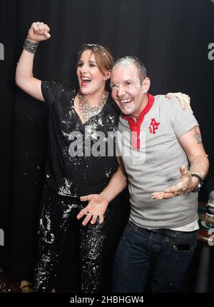 Sam Bailey et Jeremy Joseph sont les coulisses du G-A-y Heaven à Londres. Banque D'Images