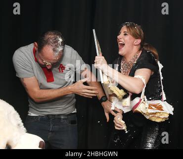 Sam Bailey et Jeremy Joseph sont les coulisses du G-A-y Heaven à Londres. Banque D'Images