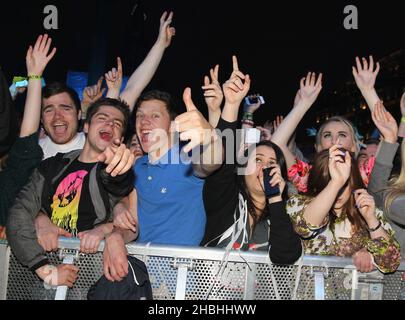 Vue générale de la foule pendant le festival du Big Weekend de la BBC radio 1 à Glasgow, en Écosse. Banque D'Images