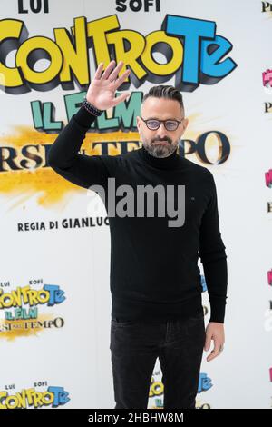 Rome, Italie, 20 décembre 2021 - le réalisateur Gianluca Leuzzi assiste à la séance photo du film 'Me contro te - Persi nel tempo.Crédits: Luigi de Pompeis/Alamy Live News Banque D'Images