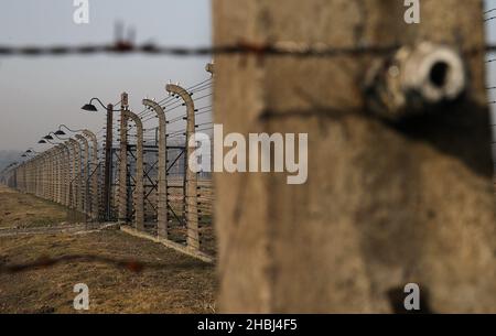 Oswiecim, Pologne.20th décembre 2021.L'ancien camp de concentration et d'extermination nazi-allemand Auschwitz II Birkeanu à Oswiecim un mois avant le 77th anniversaire de la libération.Le plus grand camp allemand de concentration et d'extermination nazi KL Auschwitz-Birkenau a été libéré par l'Armée rouge le 27 janvier 1945.(Image de crédit : © Damian Klamka/ZUMA Press Wire) Banque D'Images