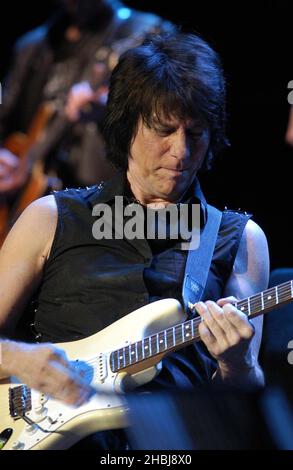 Jeff Beck à Rah pour le concert Teenage cancer Trust. Banque D'Images