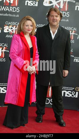 LONDRES - 26 MAI : Bryn Terfel et Renee Fleming à la cinquième édition annuelle des « Classical Brit Awards » au Royal Albert Hall le 26 mai 2004 à Londres. Banque D'Images