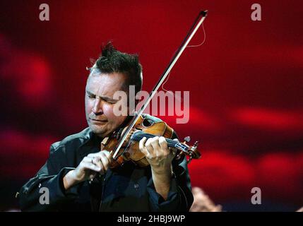 LONDRES - 26 MAI : Nigel Kennedy à la cinquième édition annuelle des « Classical Brit Awards » au Royal Albert Hall le 26 mai 2004 à Londres. Banque D'Images