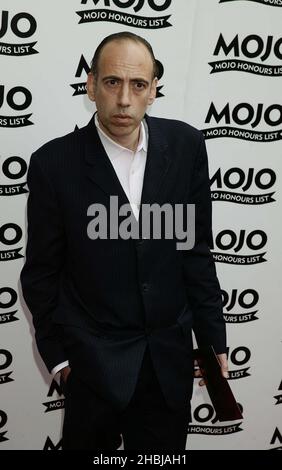 Mick Jones de The Clash arrivant aux Mojo Awards au Banqueting Hall de Whitehall, Londres. Banque D'Images