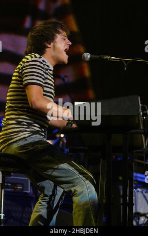 Jamie Cullum joue en direct sur scène au spectacle Wembley Arena du concert « The Miller Strat Pack ». Banque D'Images