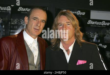 Francis Rossi; Rick Parfitt; of Status quo pose des coulisses au DVD Launch Party for pop-rock vétérans Status quo, célébrant la sortie de novembre 7 de 'The Party ain't over Yet - 40 Years of Status quo', au Marquee Club le 26 octobre 2005 à Londres. Banque D'Images