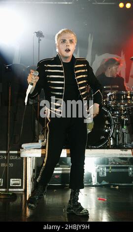 Gerard Way of My Chemical Romance se produit au Hammersmith Palais le 22 août 2006 à Londres. Banque D'Images