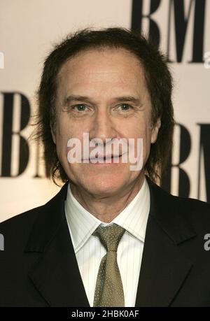 Ray Davies arrive aux BT Digital Music Awards au Roundhouse le 3 octobre 2006 à Londres. Divertissement Banque D'Images